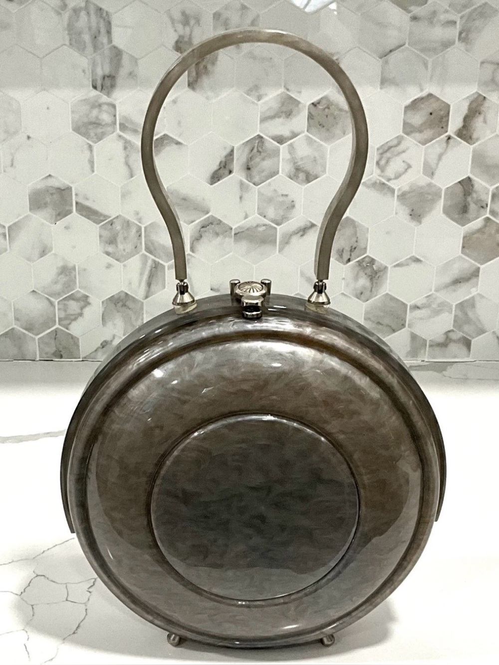 Vintage 1950s VIVIENNE Pearlized Gray Lucite Round Hard Purse Handbag PRISTINE